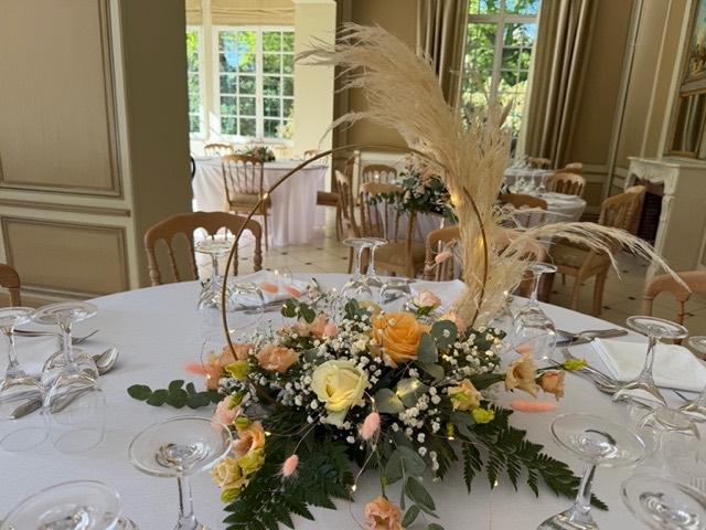 Centre de table avec pampa sur table ronde – Armony's Déco