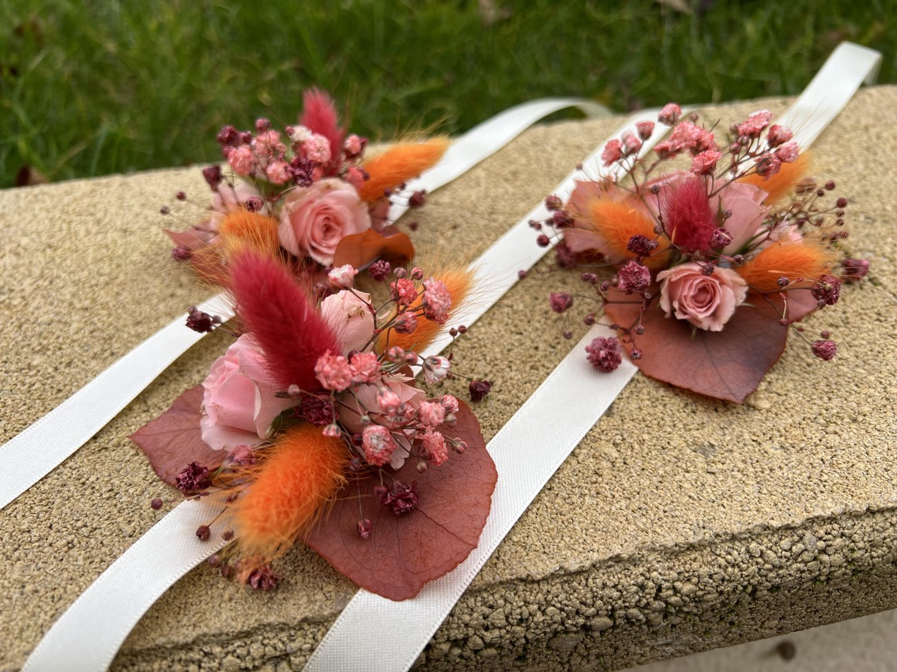 Décoration de mariage : Bracelet fleuri