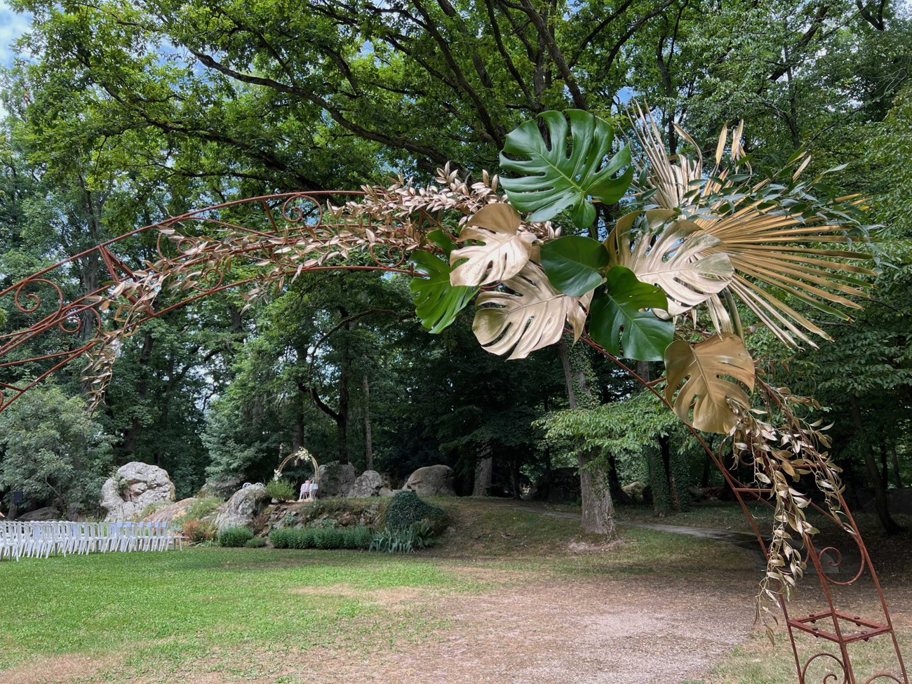 Décoration de mariage : Feuille naturelles et bombées doré