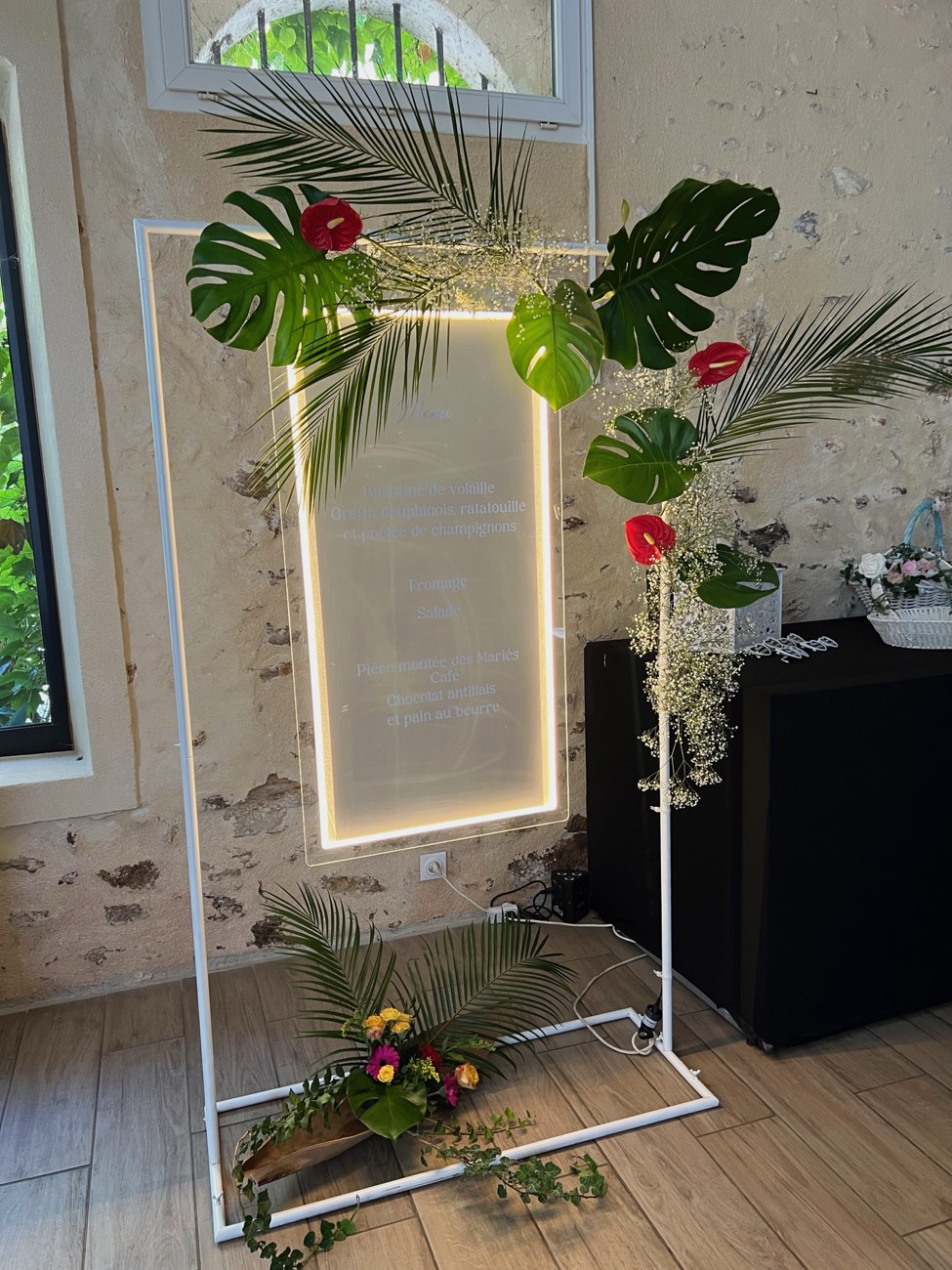 Décoration de mariage : Menu sur plexi lumineux