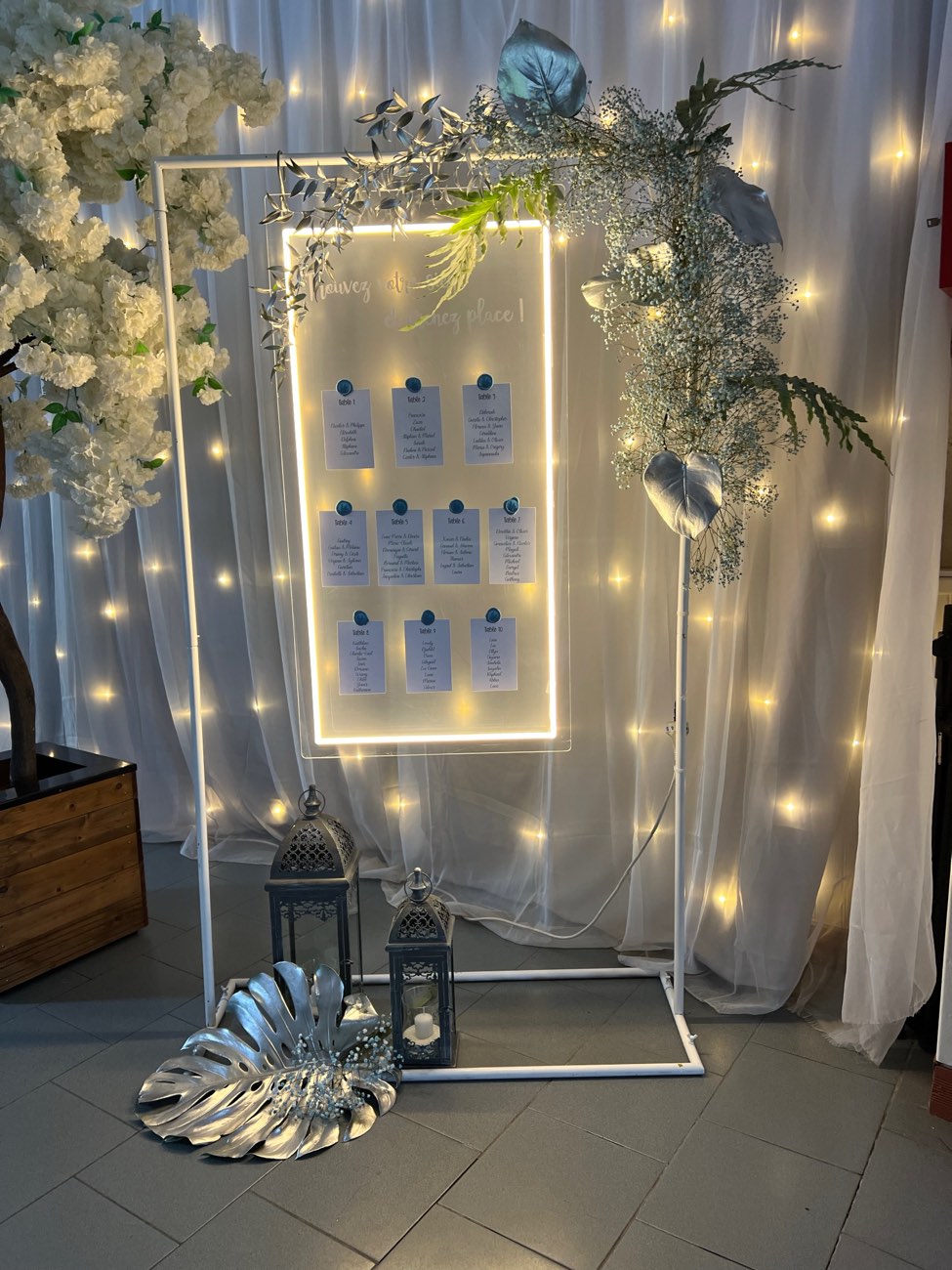 Décoration de mariage : Plan de table sur support lumineux