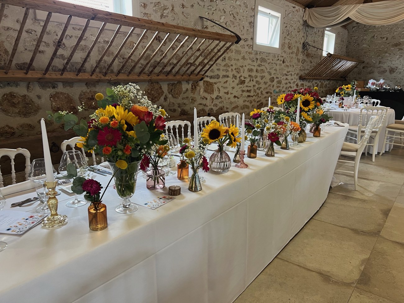 Décoration de mariage : Tournesol et fleurs colorées