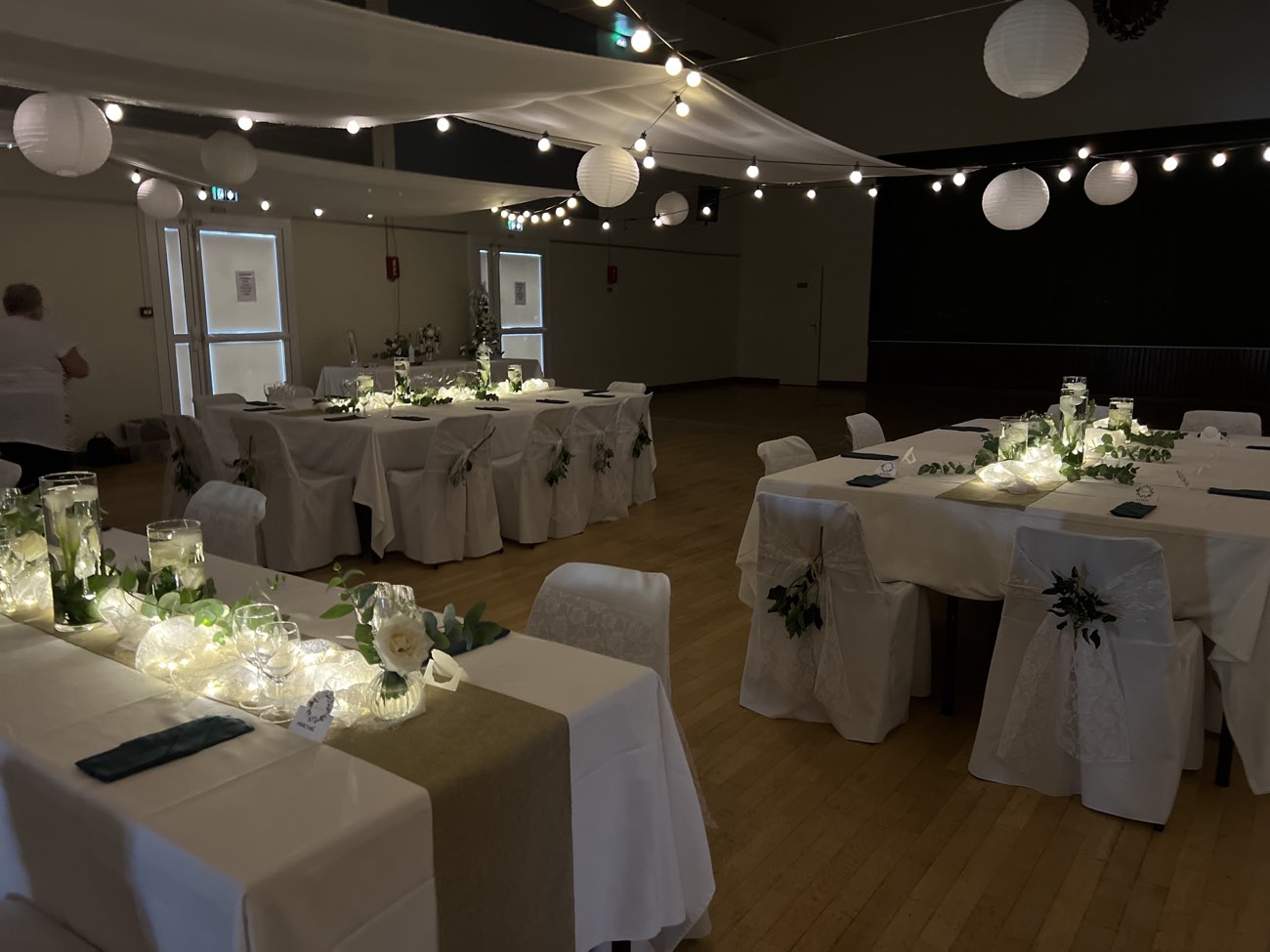 Décoration de mariage : Voilage et guirlandes leds